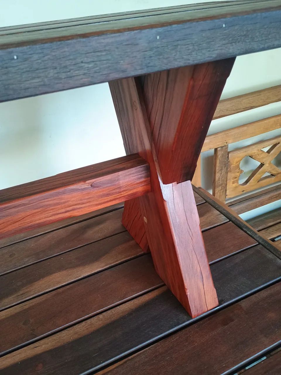 Mesa com dois bancos.1,92x80x78 - Foto 2