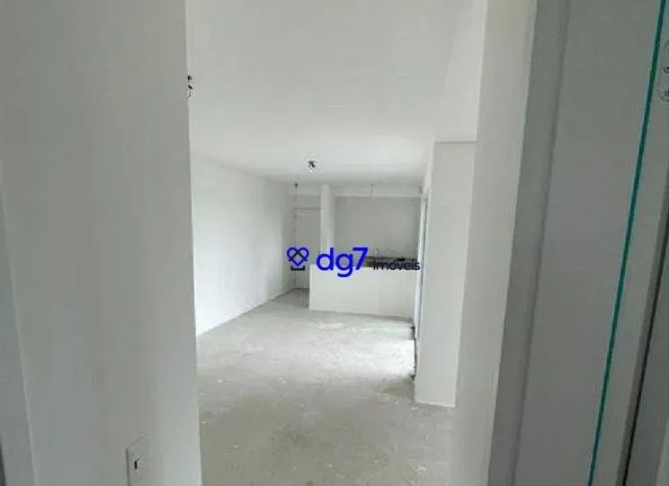 Apartamento com 3 dormitórios, 1 suíte, sala ampla e varanda! - Foto 5