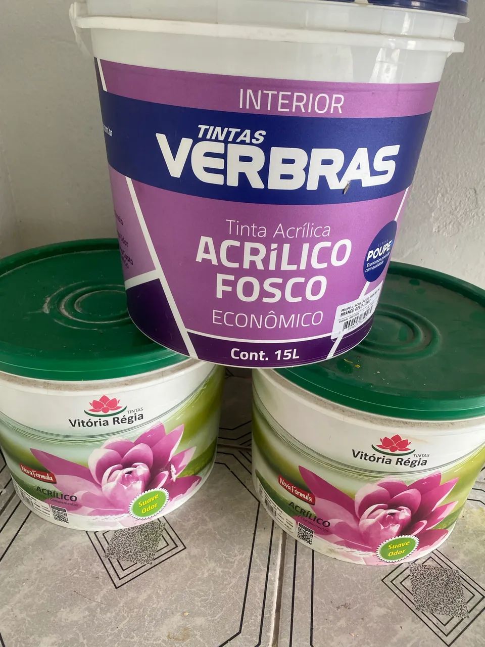 Tinta acrílica e massa corrida