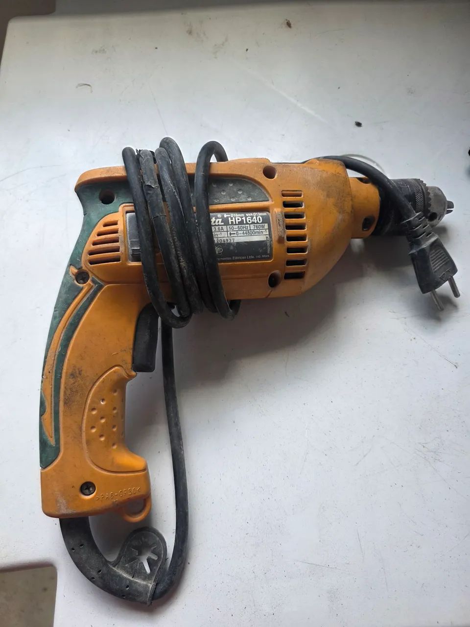 Furadeira 220v 1