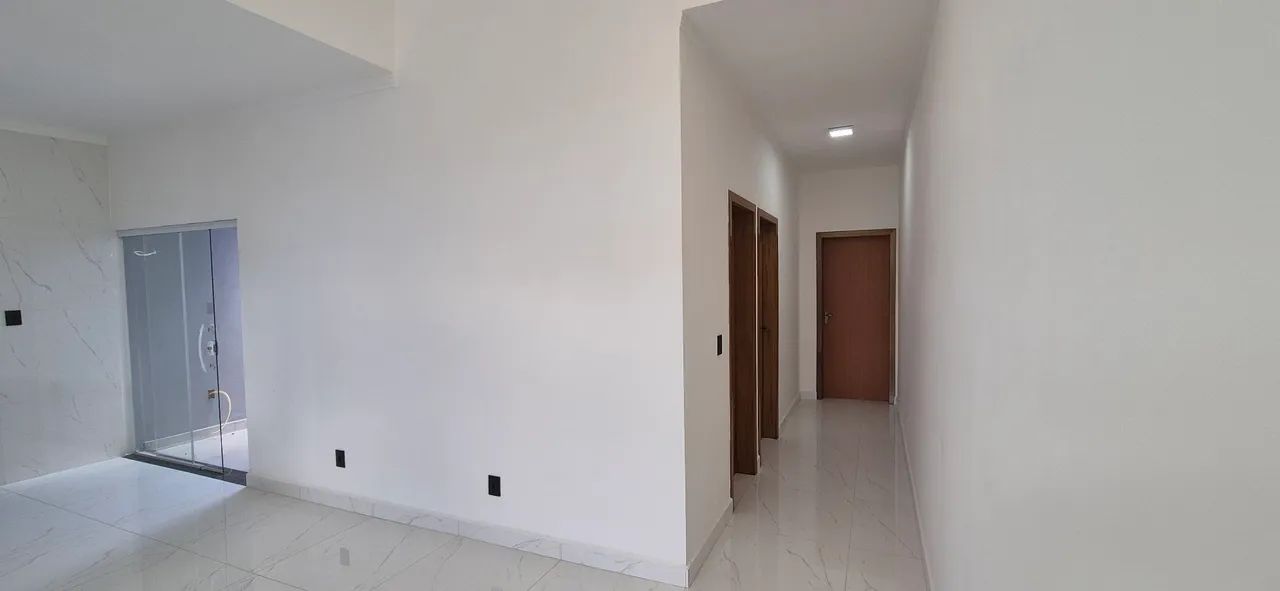 EXCELENTE CASA COM ACABAMENTO PREMIUM  - Foto 4