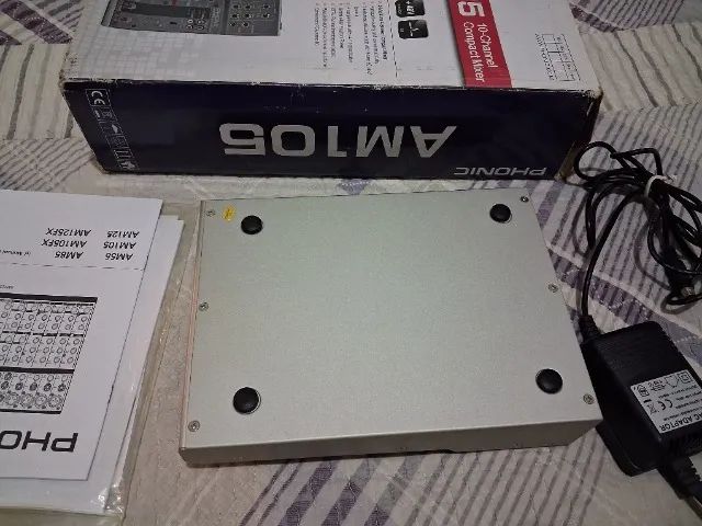 Mesa de som/mixer Phonic AM105 - 10 canais - Foto 5