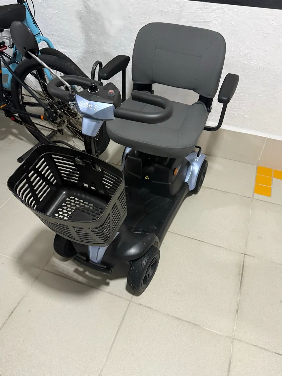 QUADRICICLO PARA PESSOAS COM DEFICIÊNCIA PARA ANDAR - Foto 2