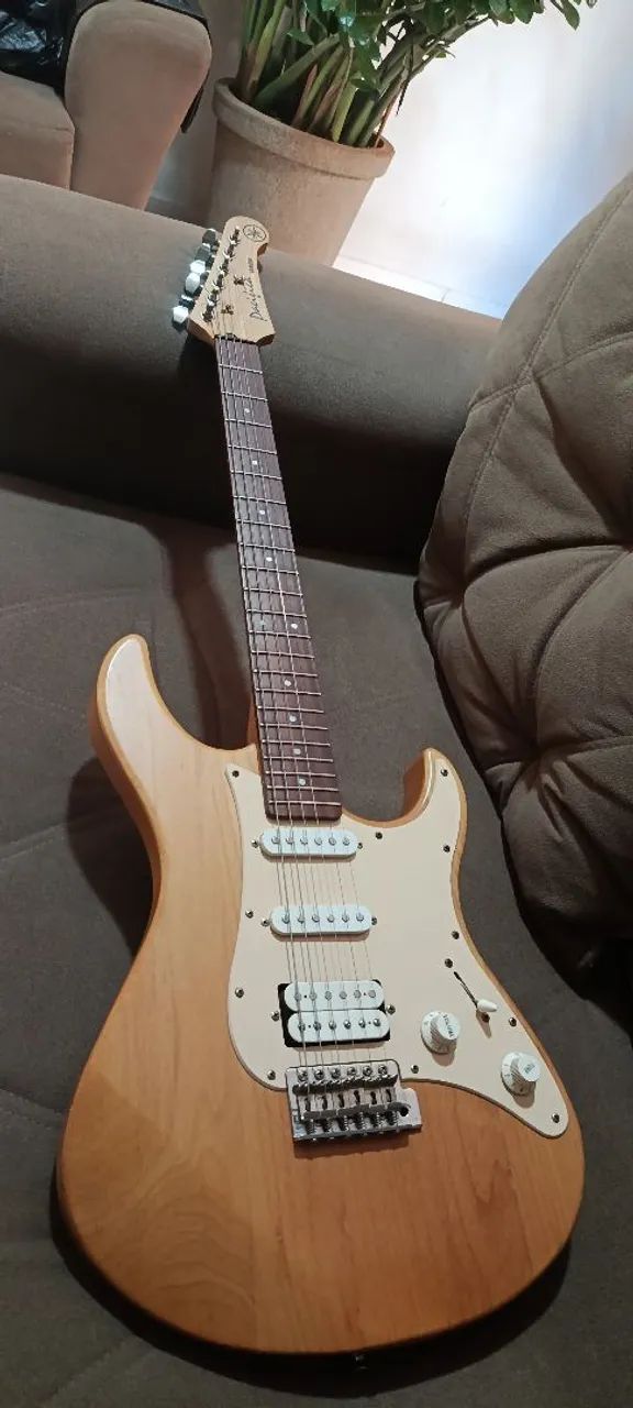 Guitarra Yamaha Pacífica 112  - Foto 5