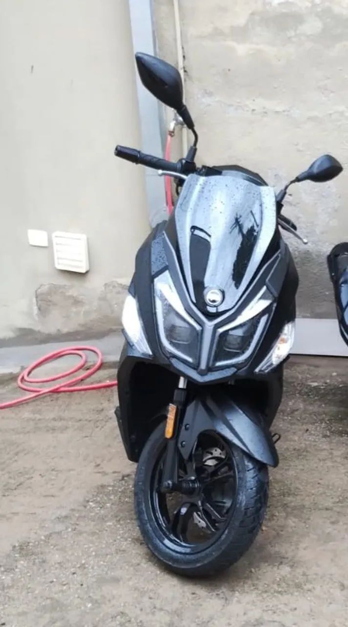 Moto nova com baixa km
