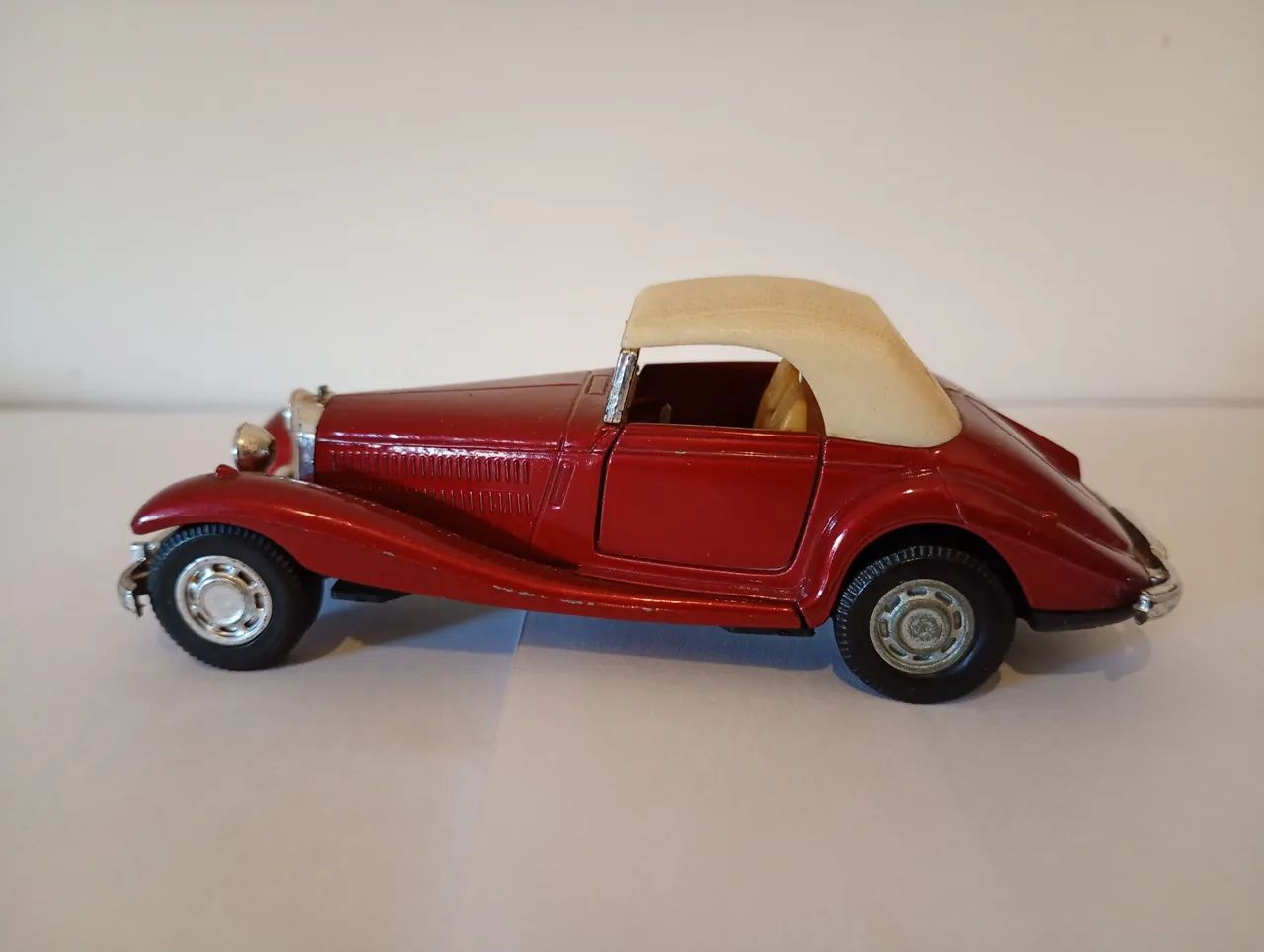 Yatming - Miniatura Mercedes 540K Capota Fechada - Foto 2