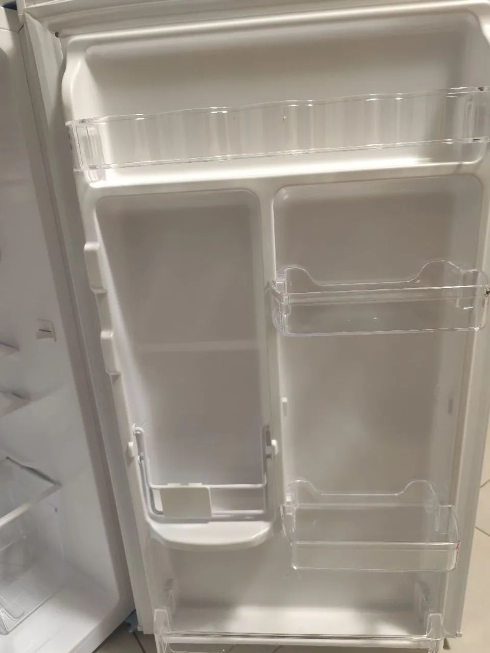 Frigobar Electrolux RE120 - Foto 2