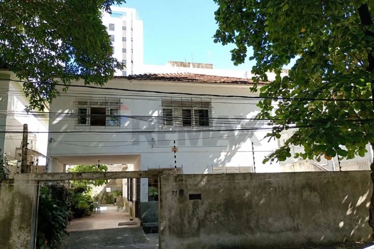 Casa Ampla na Madalena com 303m² | Residencial ou Comercial | 4 Quartos e 4 Vagas - Foto 3