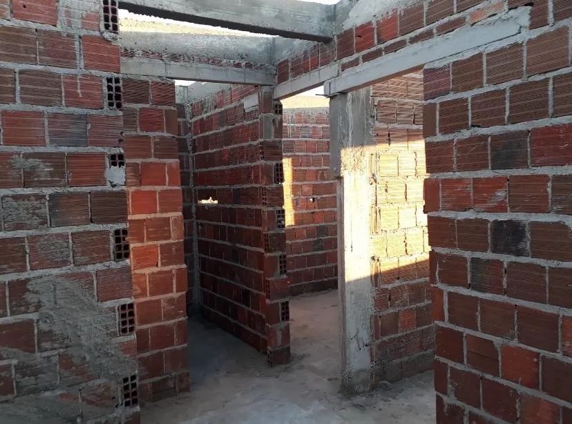Vendo casa com 1º andar - Foto 3