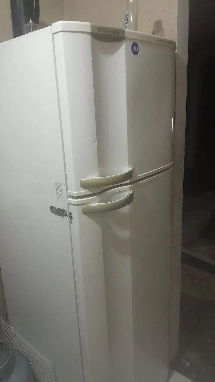 Vemdendo geladeira