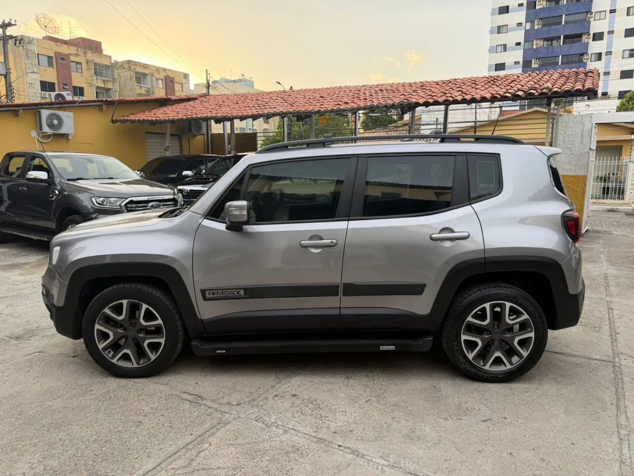 Jeep Renegade Longitude 2.0 4X4 TB Diesel AUT 2021 - Foto 4