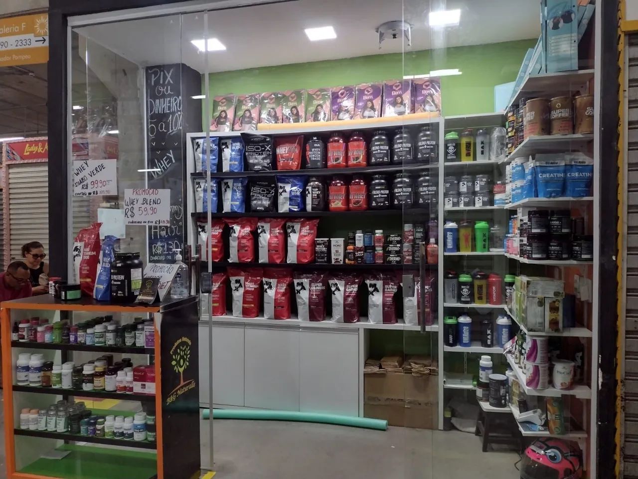 Vendo box no Centro Fashion 