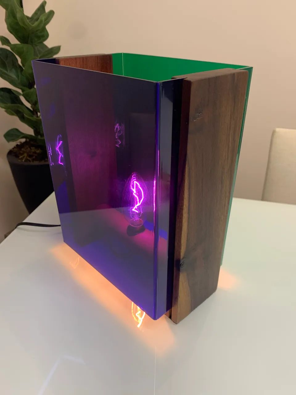 Luminária de mesa em acrílico  - Foto 5