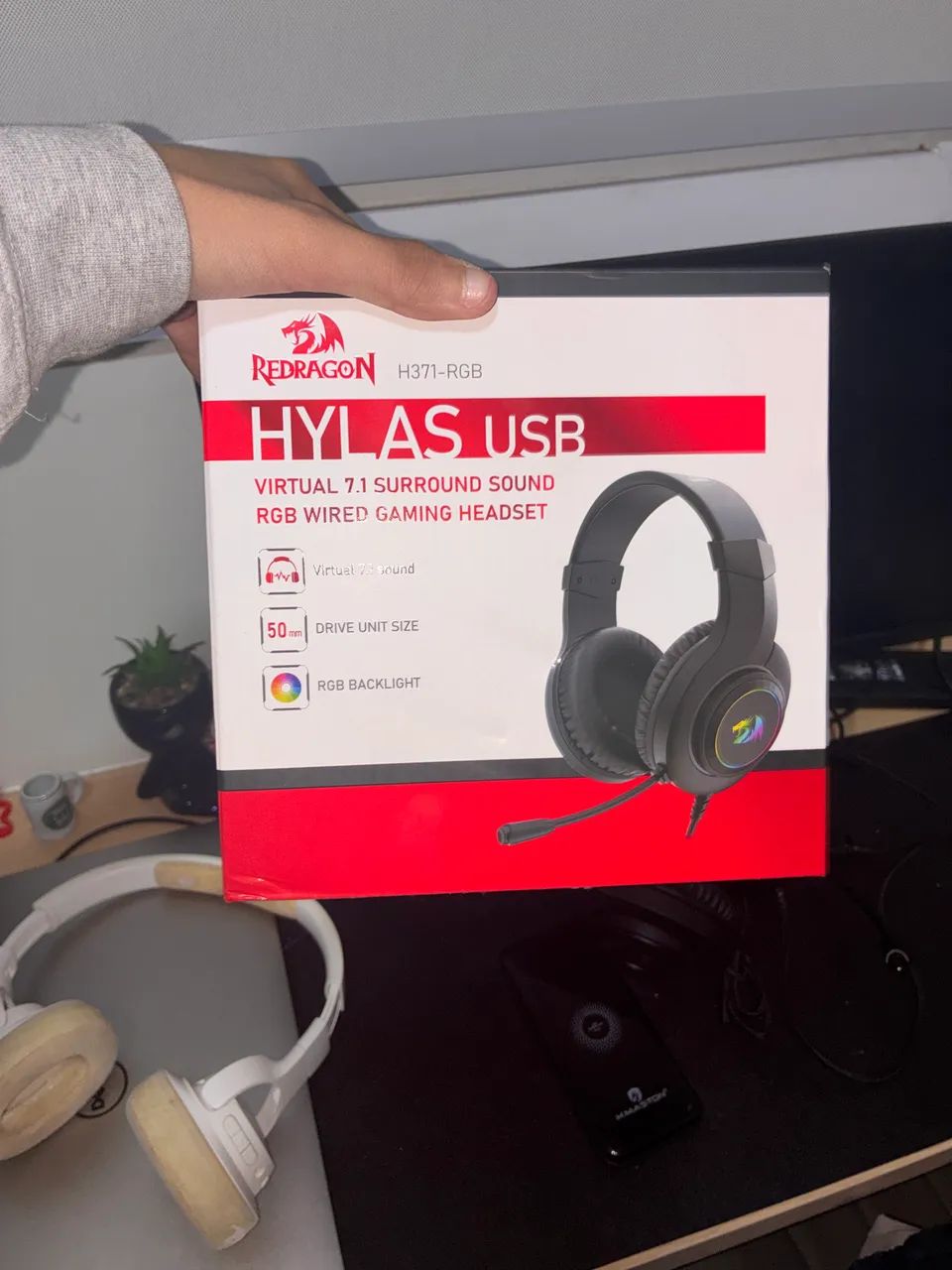 Fone redragon 1 mes de uso - Foto 4