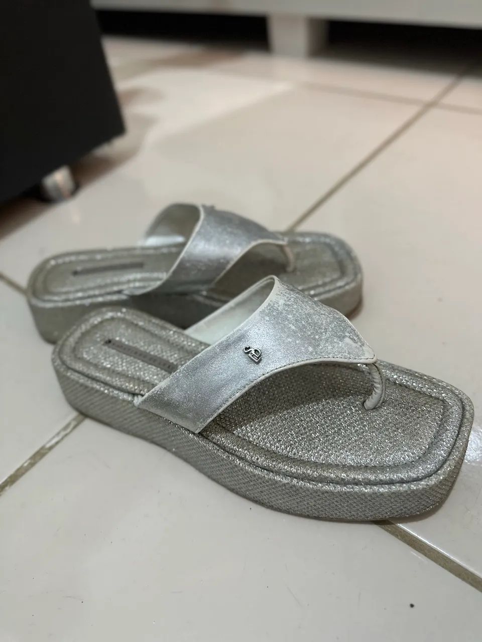 Sandalia plataforma sapatinho de luxo nova - Foto 3