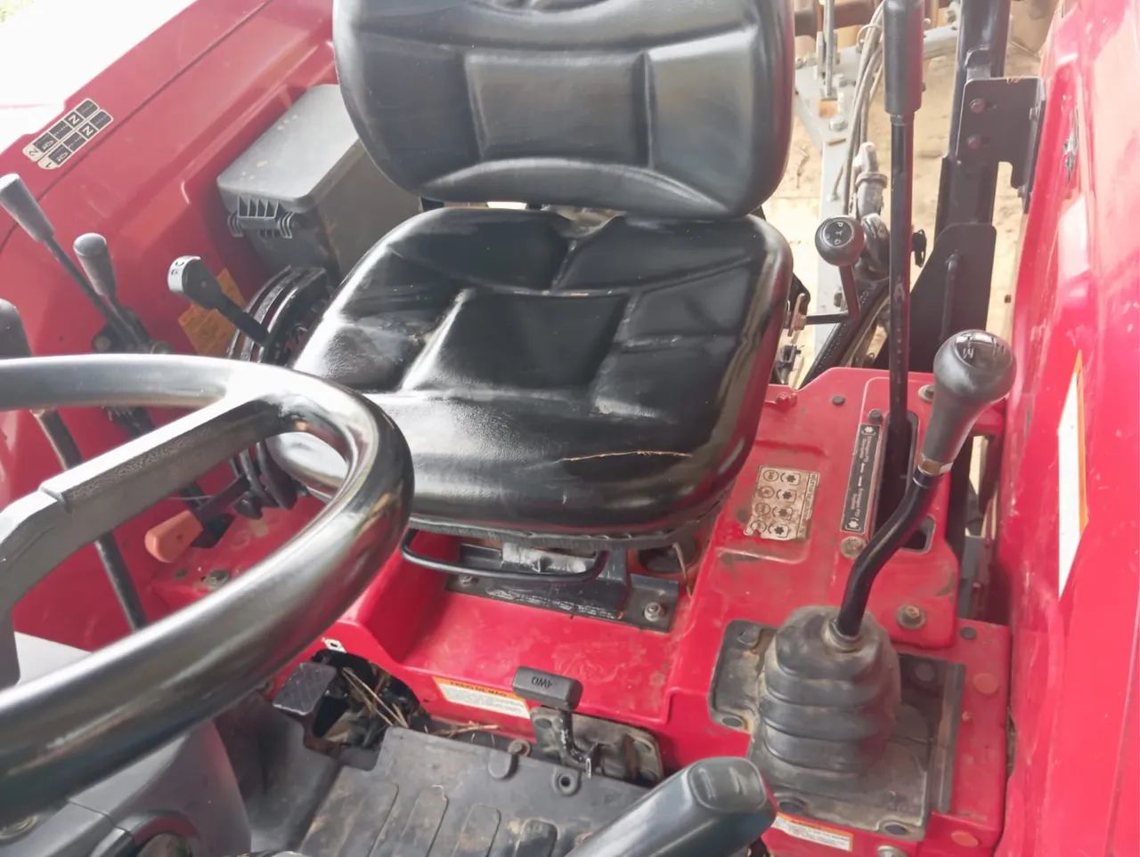 Trator Mahindra 6075 (2023) - 75cv - 4x4 - Foto 4