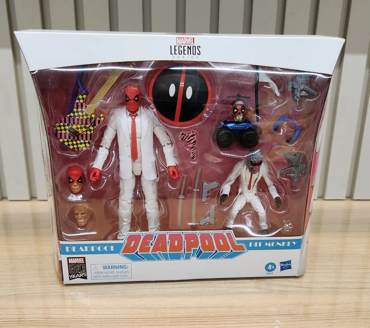 Bonecos Marvel Legends Deadpool e Hit-Monkey