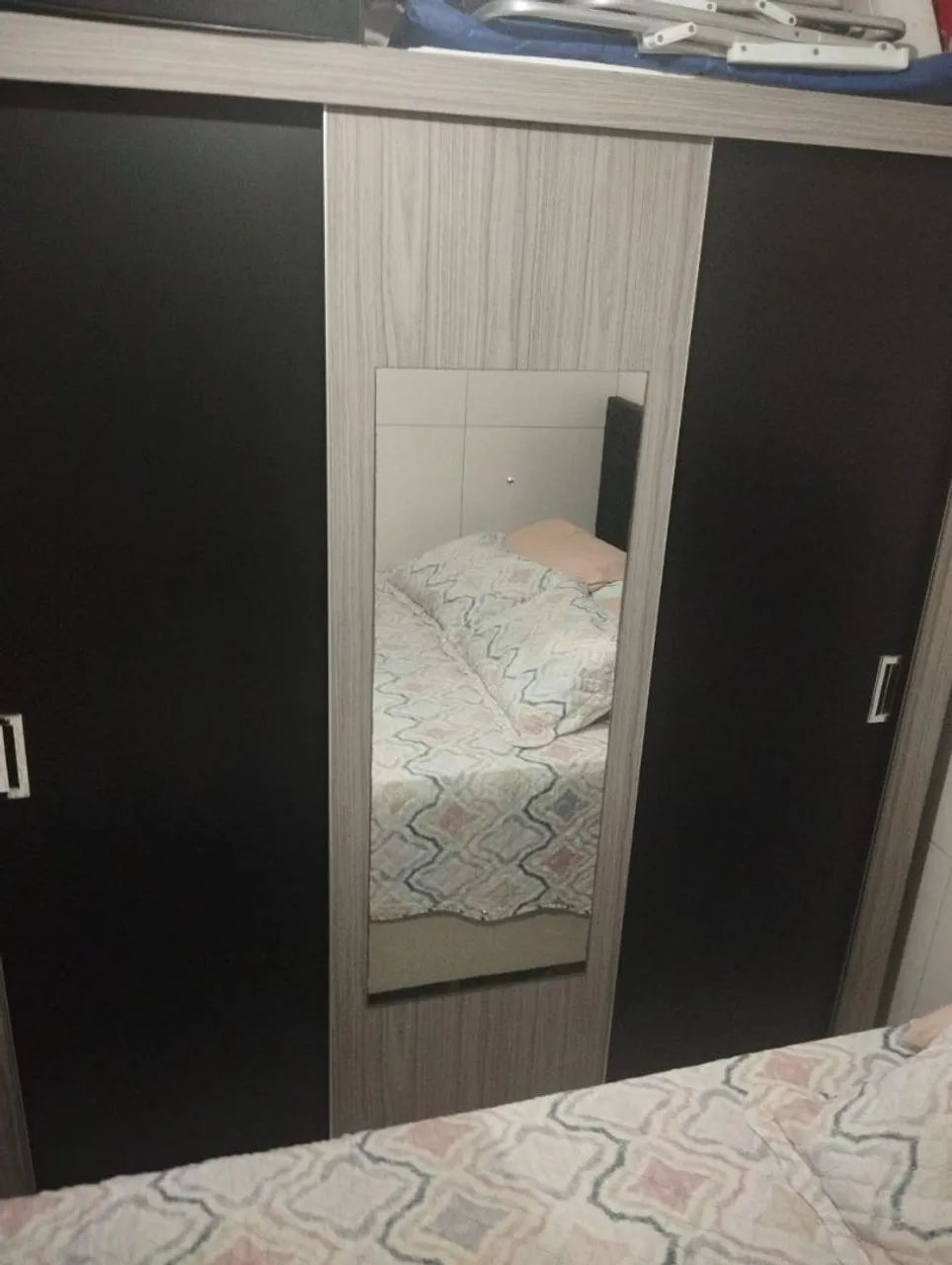 Guarda-roupa casal