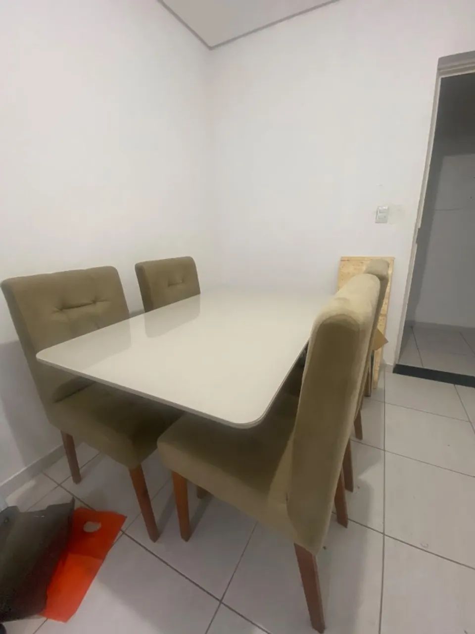 Mesa de Jantar 4 cadeiras