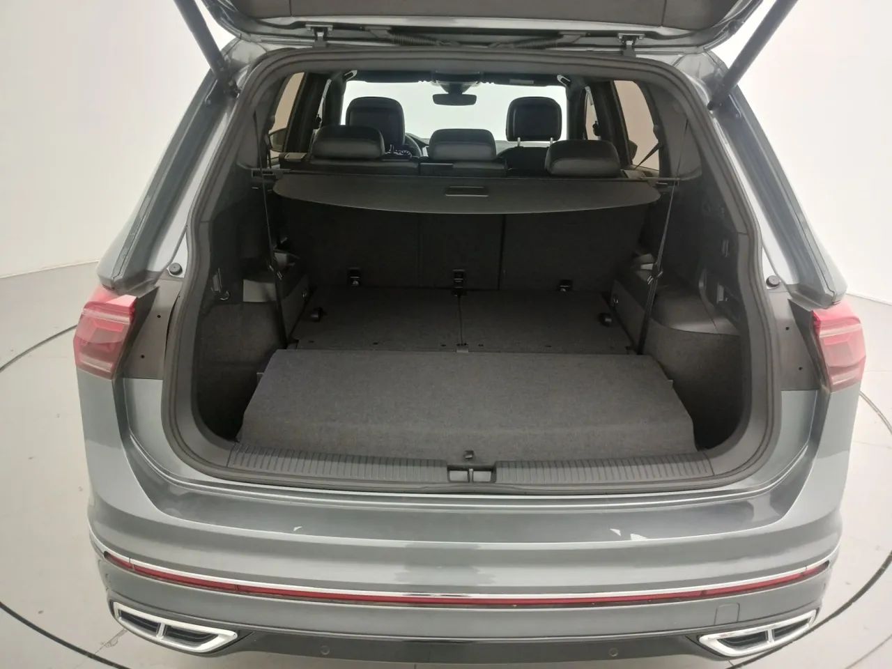 Volkswagen Tiguan Allspac R-Line 300 TSI 2.0, foto 9 de 18