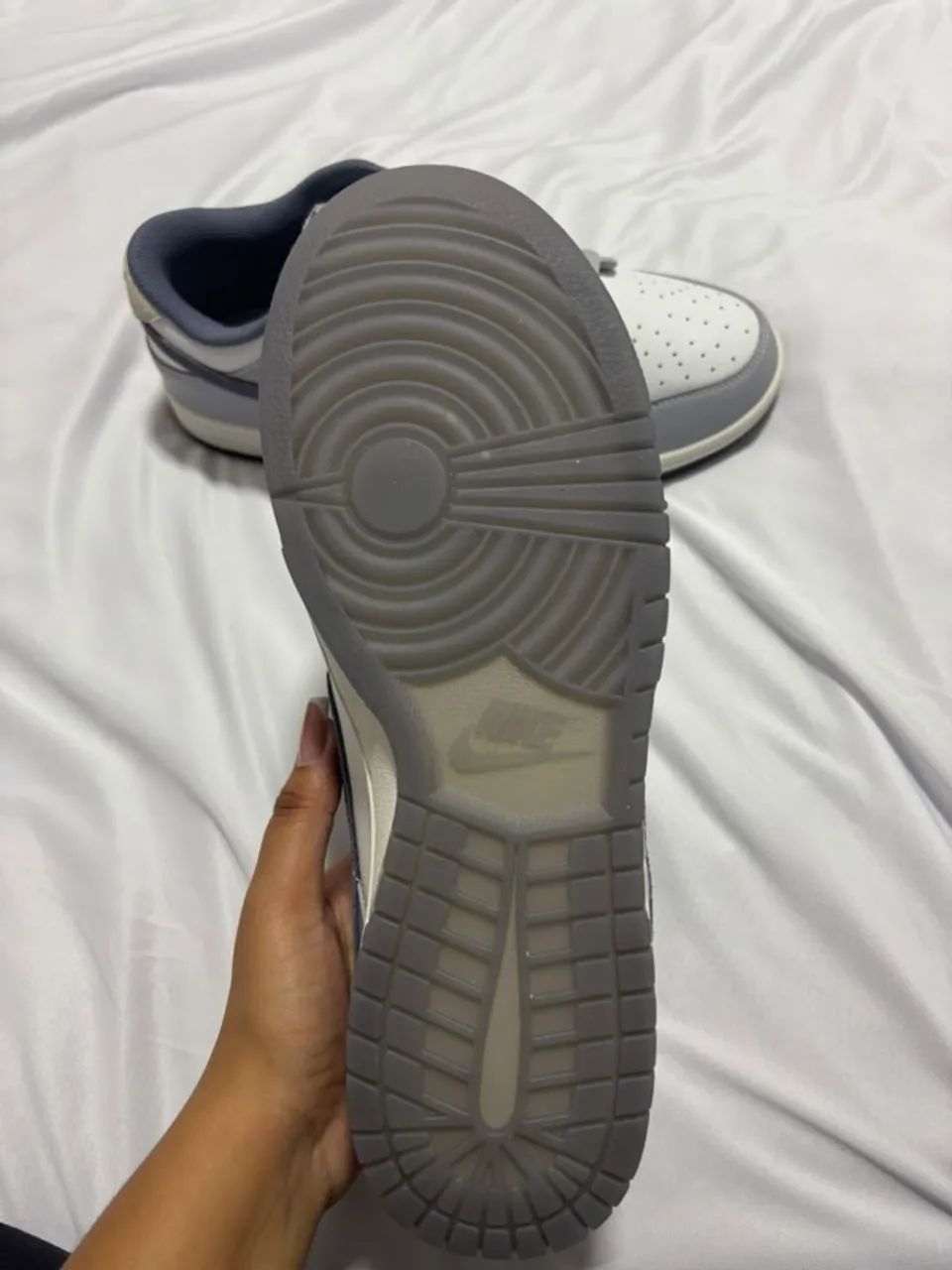 tênis nike dunk low se light carbon - Foto 2