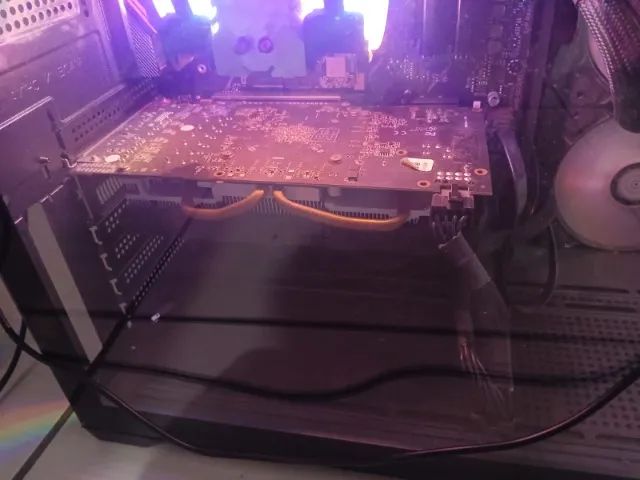  RX 580 de 8GB - sem caixa original mas funcionando perfeitamente