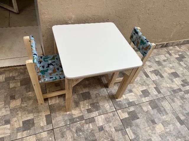 Mesa infantil com cadeiras estampadas - Foto 3