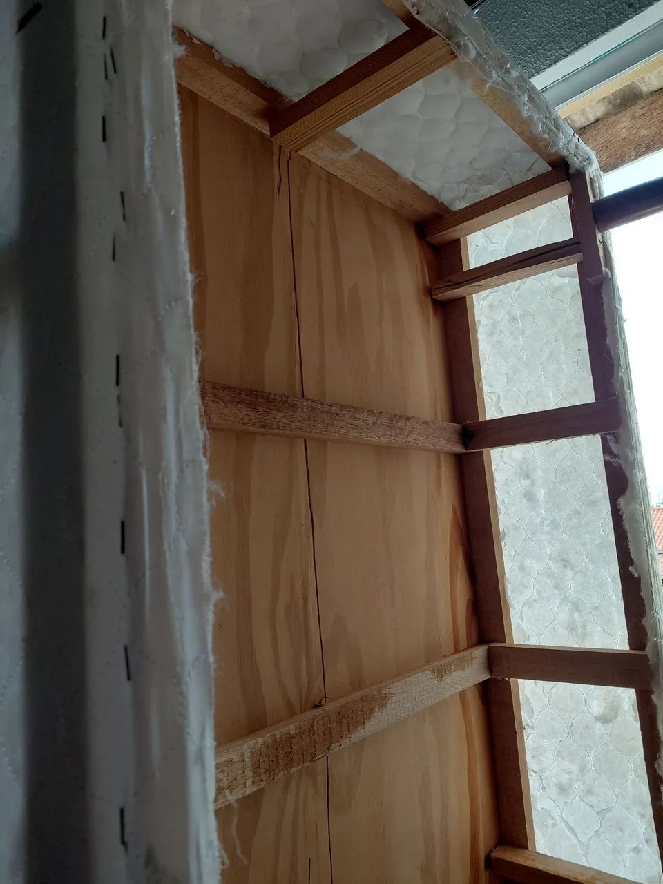 Vendo base de cama de solteiro 80 pila 