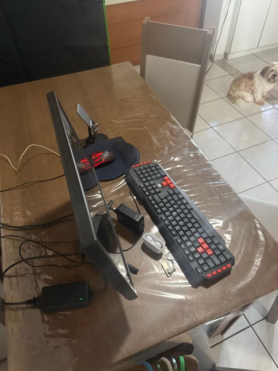 Mesa com 6 cadeiras