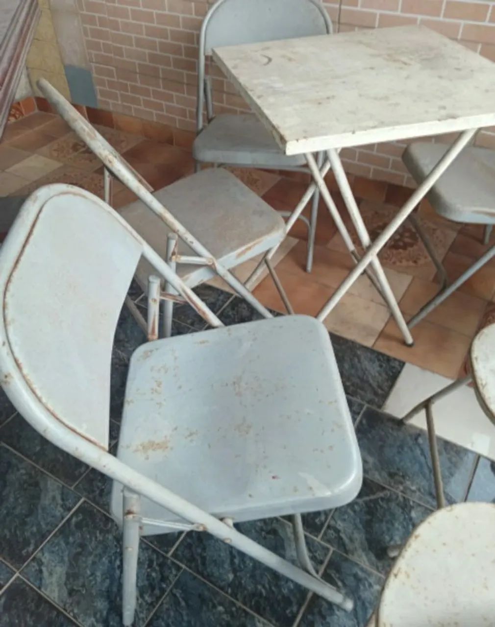 Mesa e 07 cadeiras em aço  - Foto 3