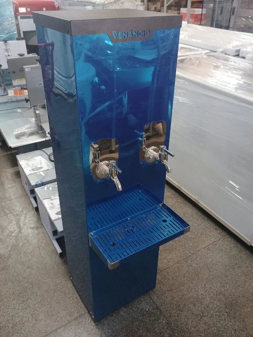 BEBEDOURO 25 LITROS VENANCIO - NOVO