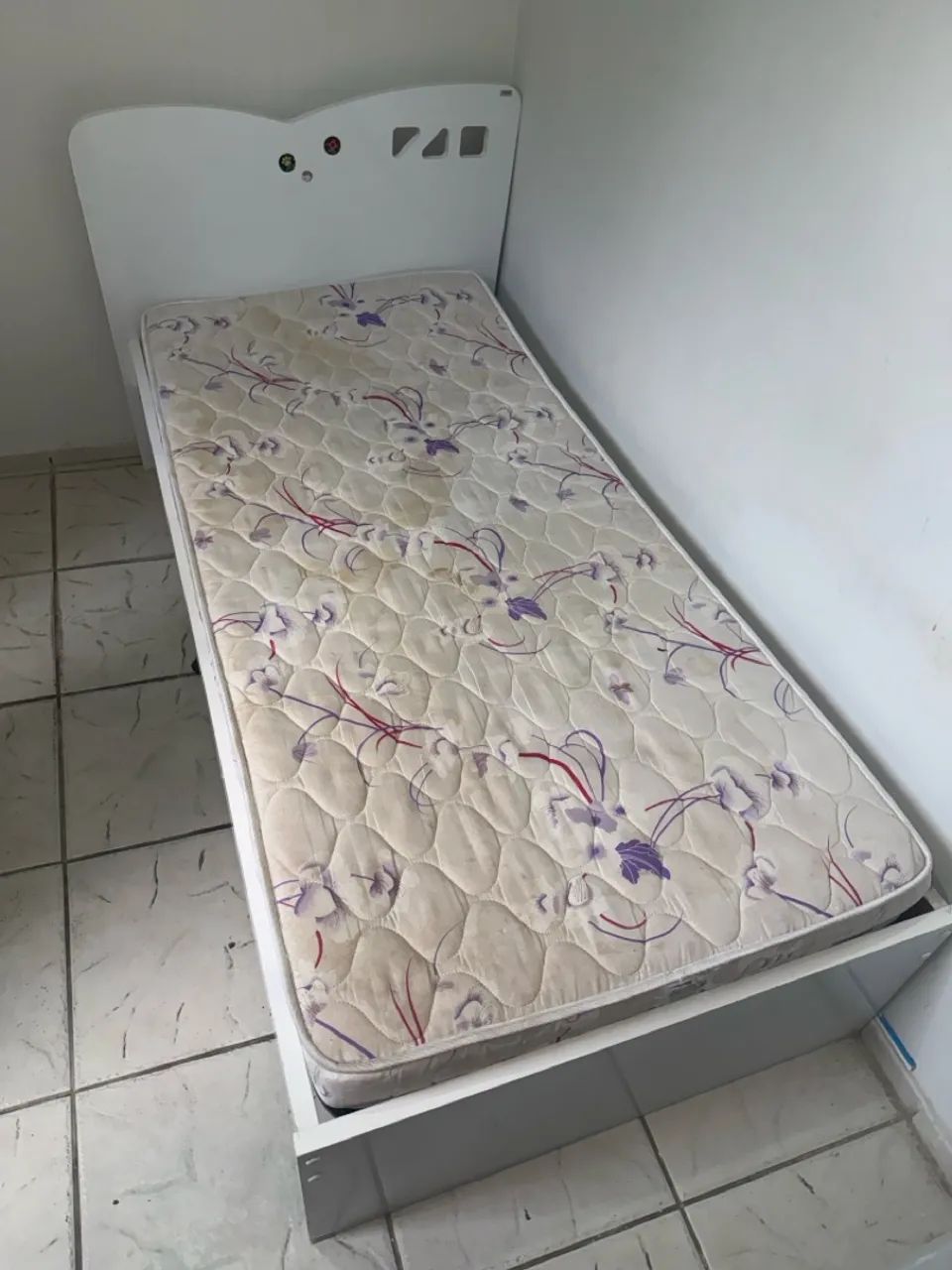 Cama de solteiro branca - Foto 5