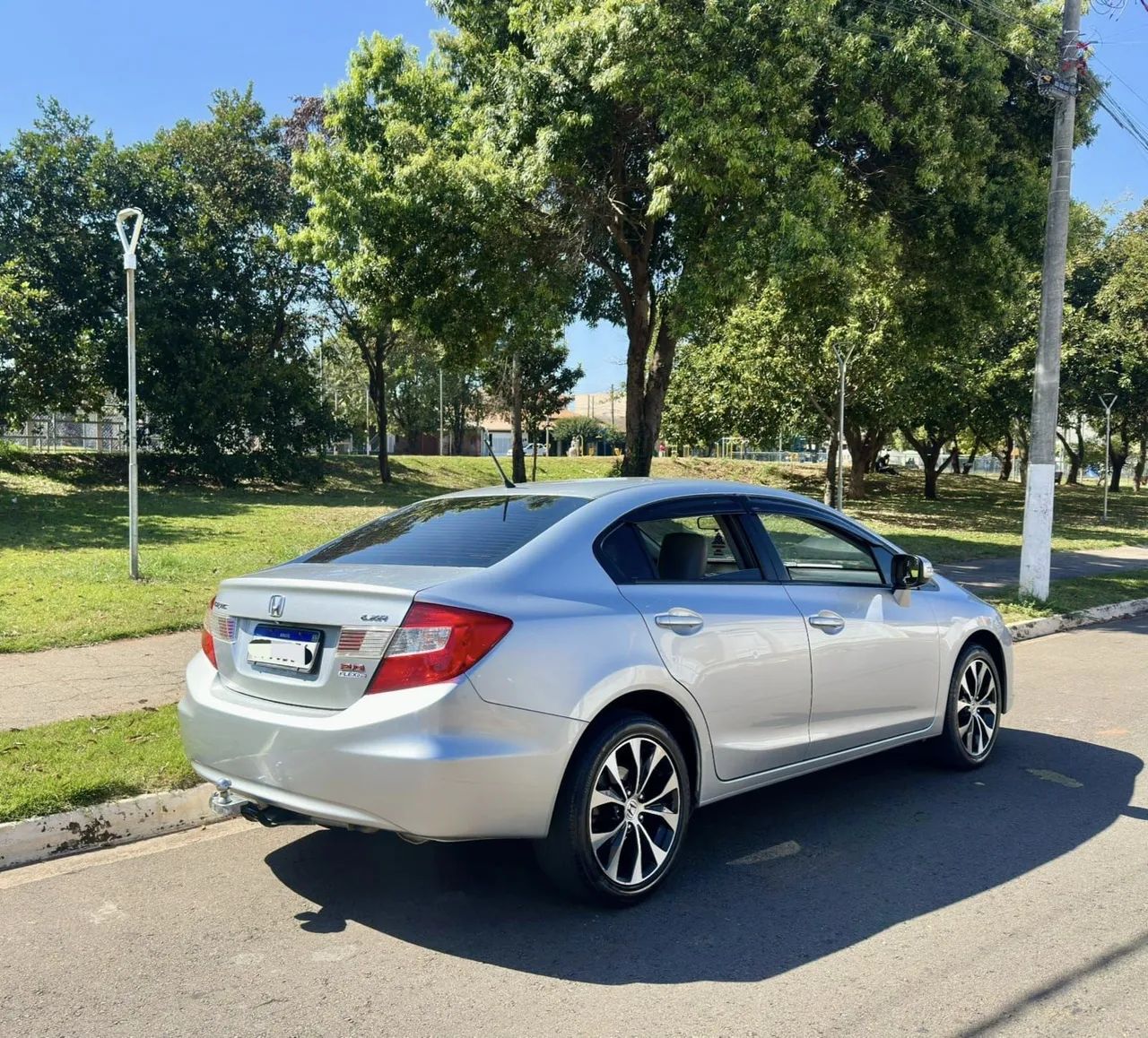 Honda Civic Civic Sedan LXR 2.0 Flexone 16V Aut. 4p 2016