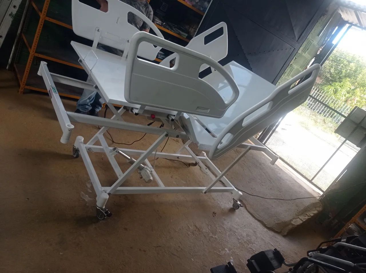 Cama hospitalar elétrica. (Semi nova)  - Foto 3
