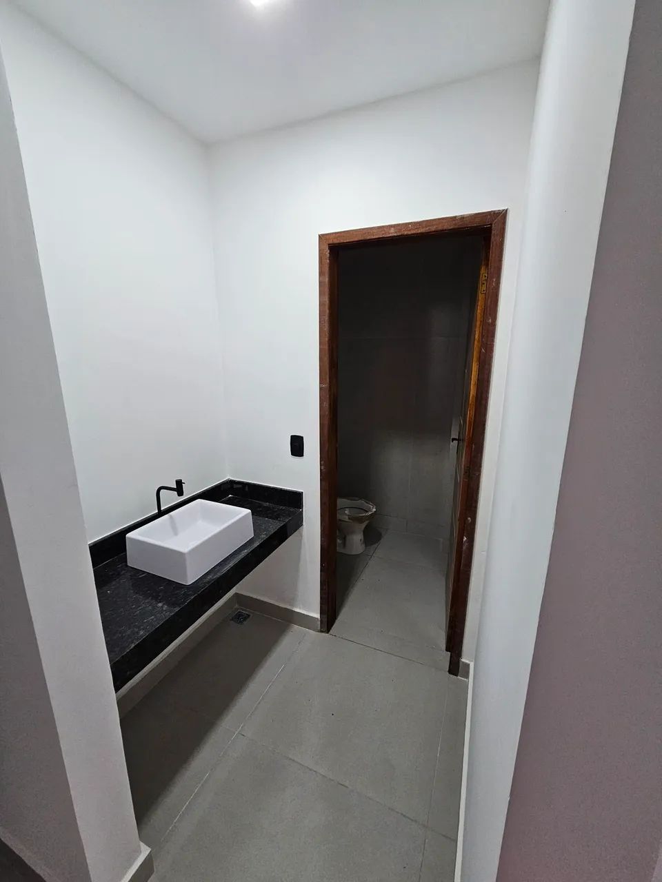 Linda casa com garagem coberta e piscina - Foto 5