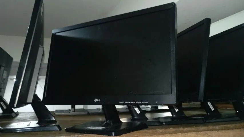 Monitores de 20 e 18,5 polegadas , OAC , Acer e LG