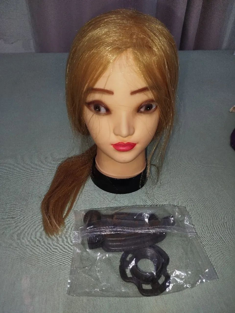 Manequim p/treino maquiagem, corte de cabelo. Cabeça de boneca  - Foto 4