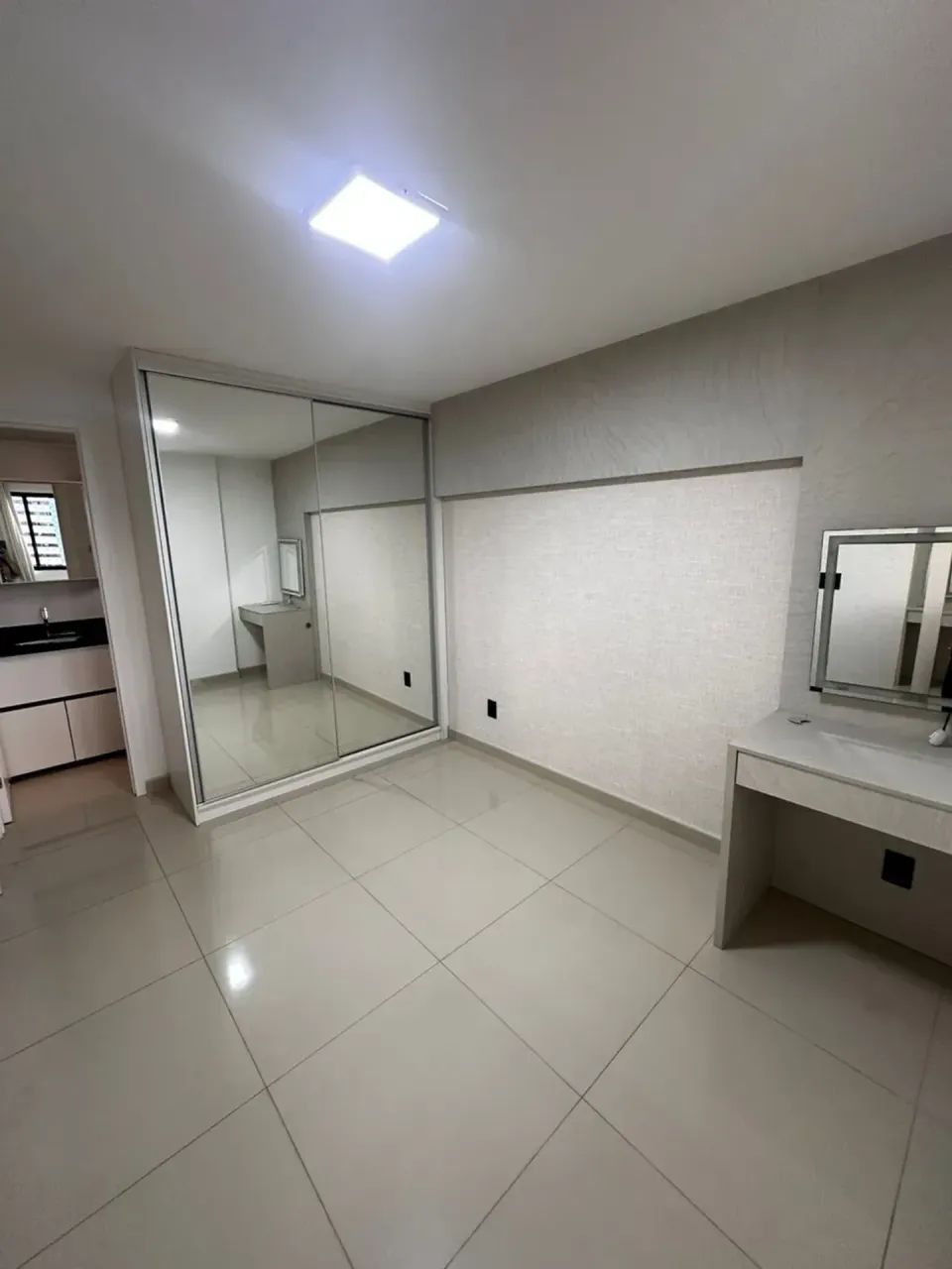 Alugo excelente 2/4 com varanda-ar condicionado e móveis fixos na jatiúca . - Foto 4