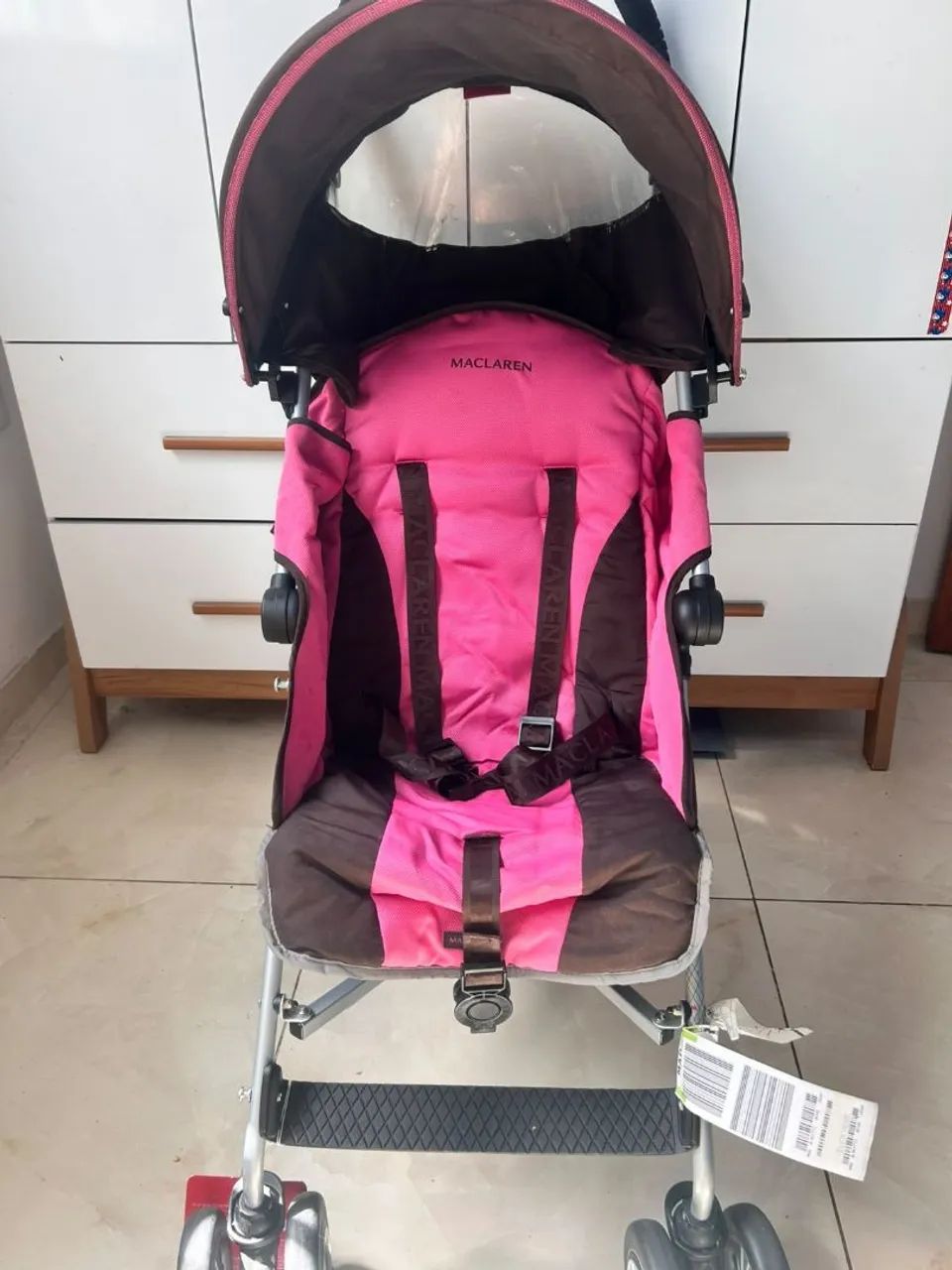 Carrinho de bebê (importado, suporta até 35kg)