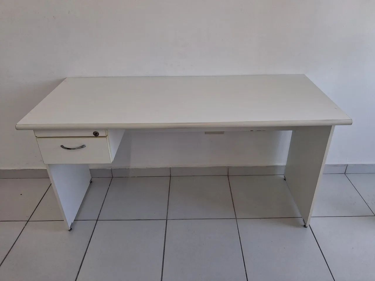 Escrivaninha mdf branca com gaveta - Foto 5