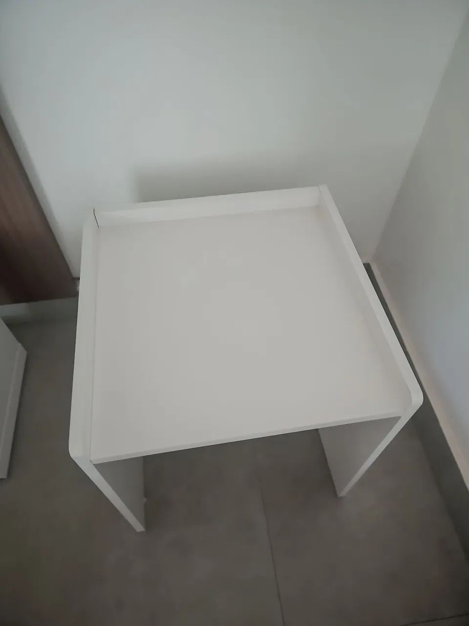 MESA LATERAL BRANCA  - Foto 4