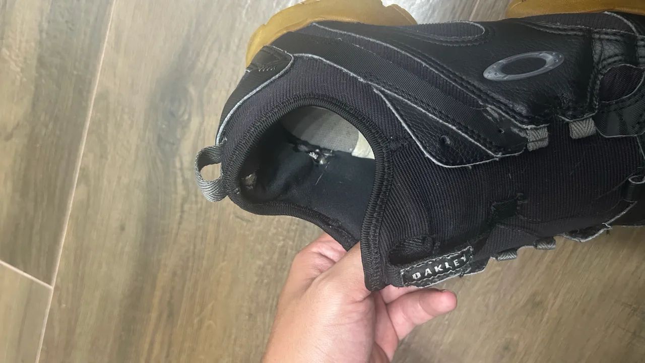 Tênis Oakley Original 43 couro e tecido usado - Foto 6