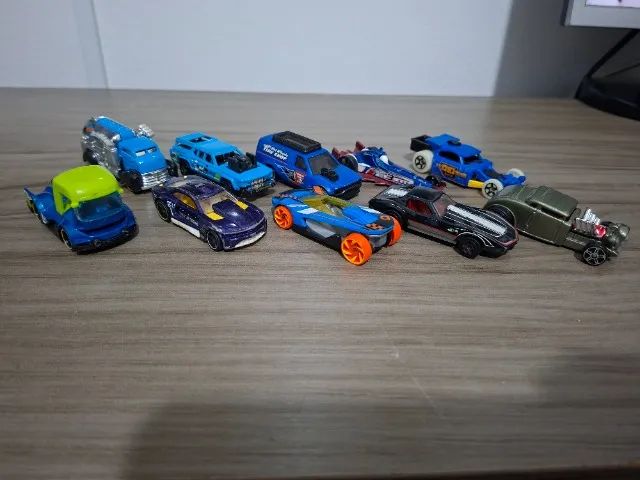 Lote de Hot Wheels