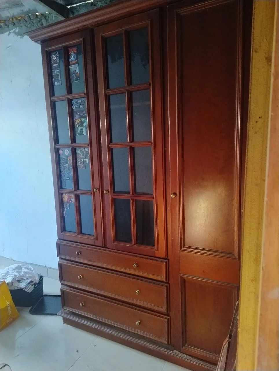 Guarda roupa de solteiro 