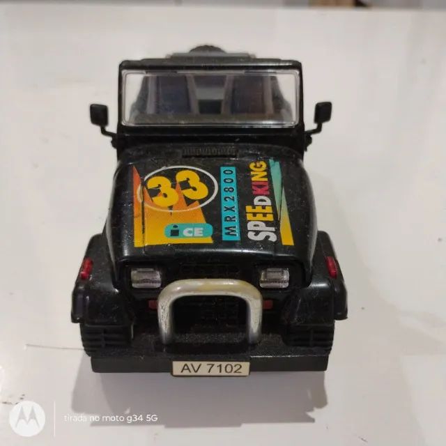 Miniatura de carro Jipe escala 1:24 preto