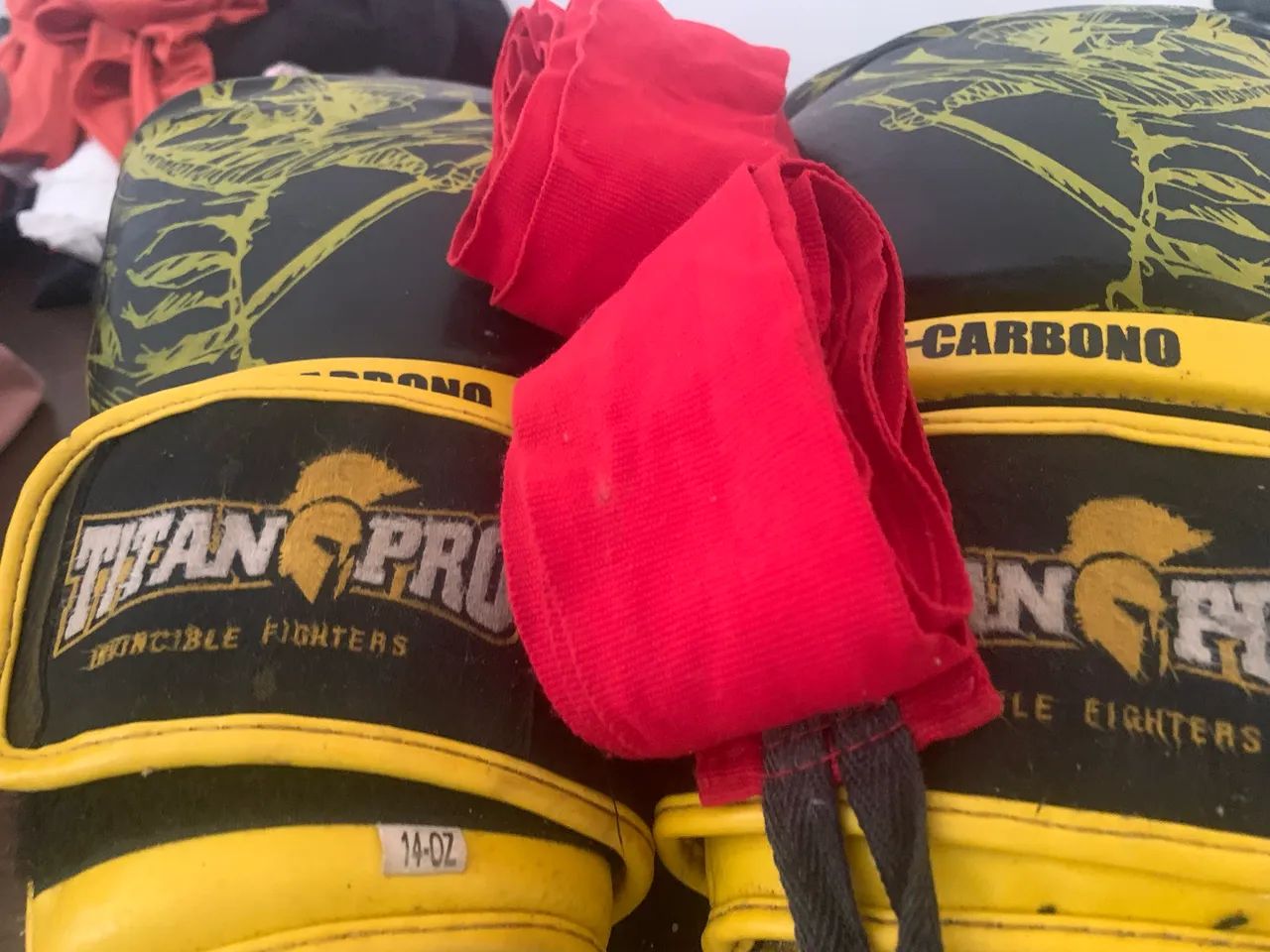 Vende-se par de luva de boxe com bandagem.  - Foto 2