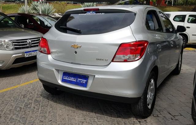 Chevrolet onix lt 1.0 2014 manual - Foto 2