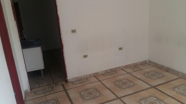Aluga se 2 comodos no bairro jardim pararangaba zona leste - Foto 2