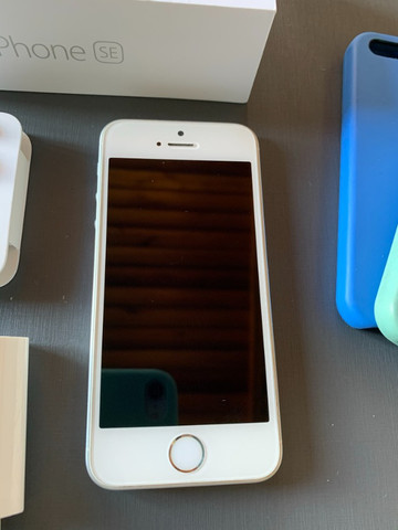 Vendo Iphone 5SE ? 64 GB ? tudo original - Foto 2