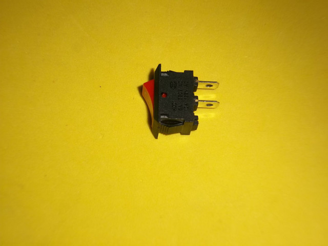 CHAVE ON/OFF 6A-125V 3A-250V R$1,60 cada - Foto 2